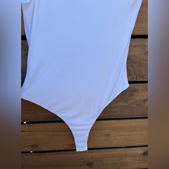 NWT REVOLVE Syndys ‘Danny’ Bodysuit, One shoulder, white, size US 6, UK 10, Med - Picture 8 of 11